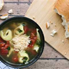 Weight Watcher’s Healthy spinach tortellini soup