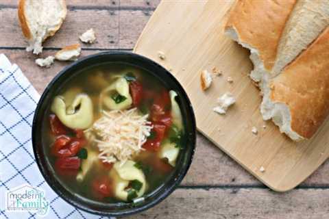 Weight Watcher’s Healthy spinach tortellini soup